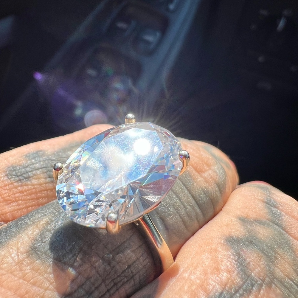 Elegant Silver Oval-Cut Ring
